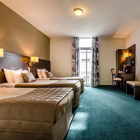 Croix Des Bretons - Pyrénées Hotel Lourdes