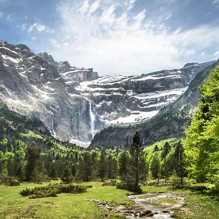 Croix Des Bretons - Pyrenees Hotel 3*