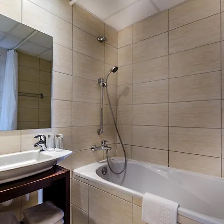 Hotel Croix Des Bretons - Pyrenees Lourdes