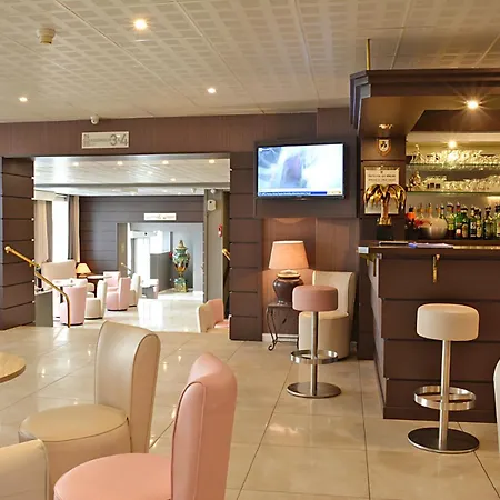 Croix Des Bretons - Pyrenees Hotel