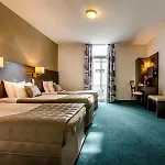 Croix Des Bretons - Pyrénées Hotel Lourdes