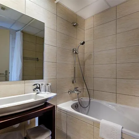 Hotel Croix Des Bretons - Pyrenees 3*