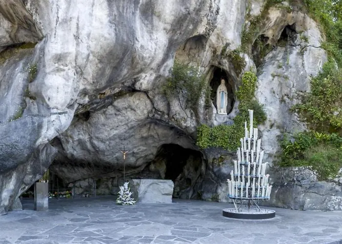 Отель Croix Des Bretons - Pyrenees 3*