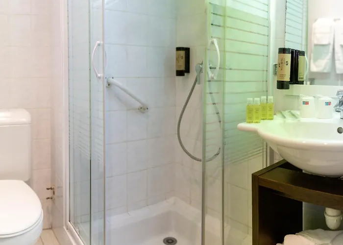 Отель Croix Des Bretons - Pyrenees Лурд